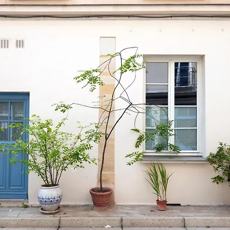 Apartment Off Marais Paris