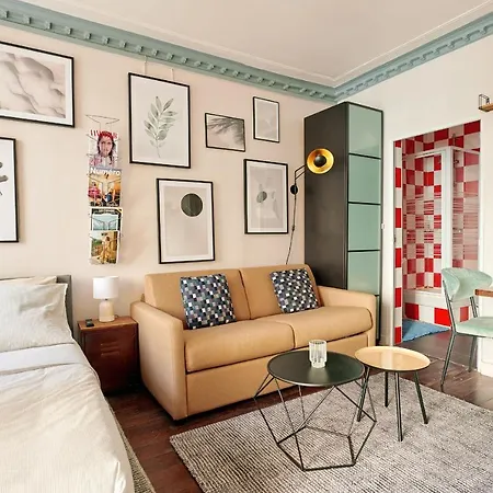 Apartment Off Marais Paris