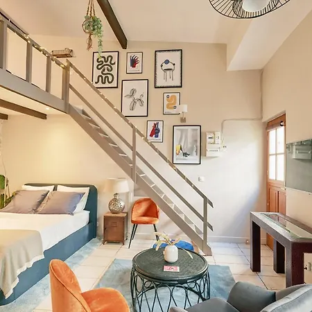 Apartment Off Marais